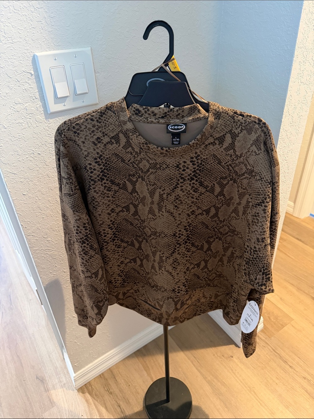 Brown Snake-Print Long Sleeve Top Beautiful Smooth Feeling.